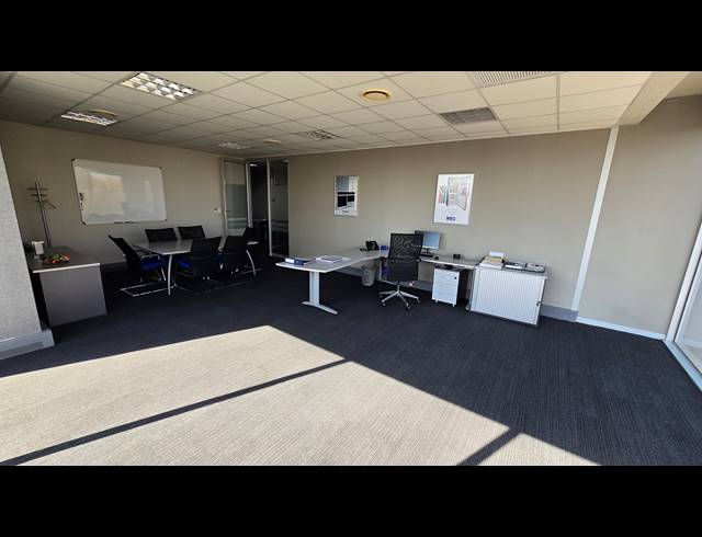 1,990M² OFFICE FOR SALE IN BEDFORDVIEW